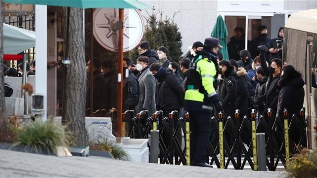 Khủng hoảng chính trị Hàn Quốc: Tòa án Seoul bác đơn phản đối lệnh bắt giữ của ông Yoon; cơ quan an ninh Tổng thống từ chối hợp tác