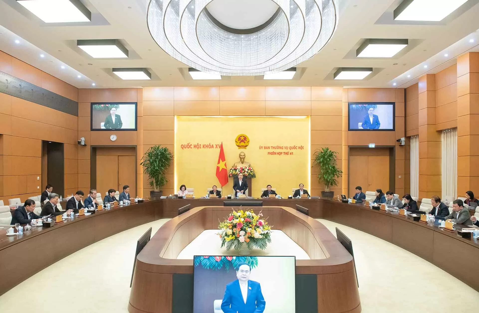 Khai mạc phiên họp thứ 41 của Ủy ban Thường vụ Quốc hội Khai mạc phiên họp thứ 41 của Ủy ban Thường vụ Quốc hội