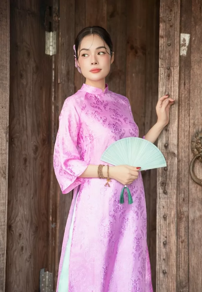 Diễn viên Dương Cẩm Lynh đẹp nền nã trong tà áo dài Diễn viên Dương Cẩm Lynh đẹp nền nã trong tà áo dài