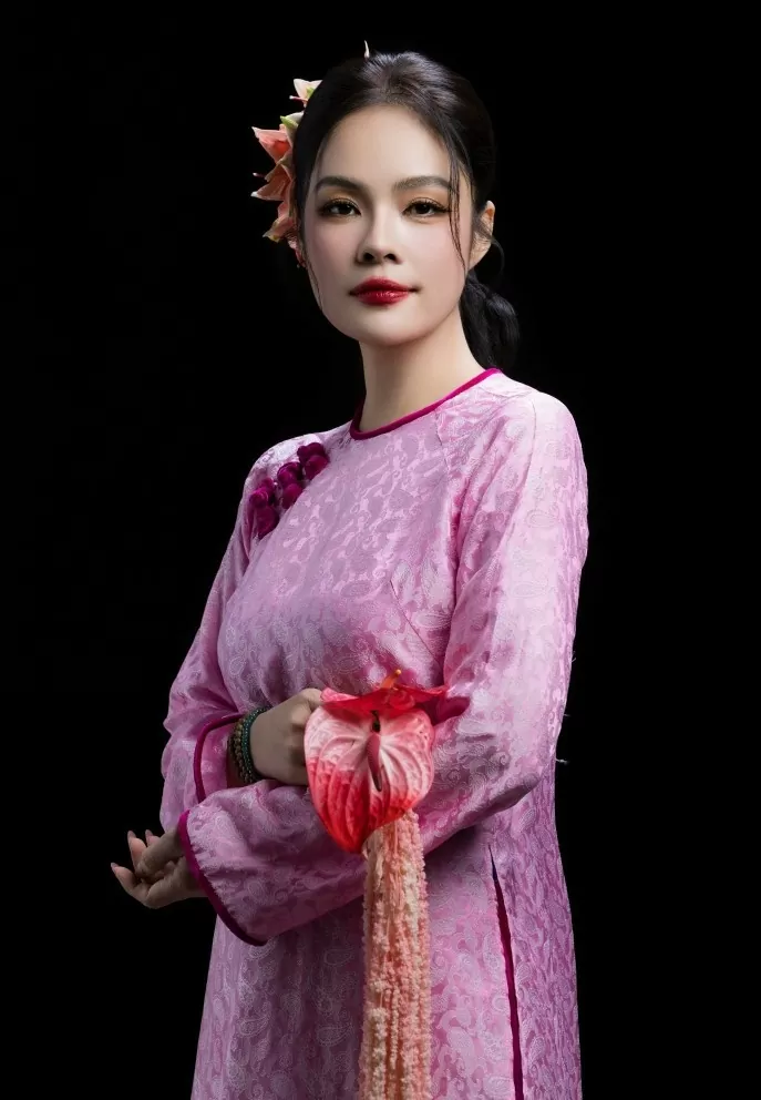 Diễn viên Dương Cẩm Lynh đẹp nền nã trong tà áo dài Diễn viên Dương Cẩm Lynh đẹp nền nã trong tà áo dài