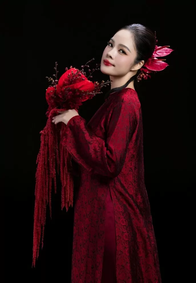 Diễn viên Dương Cẩm Lynh đẹp nền nã trong tà áo dài Diễn viên Dương Cẩm Lynh đẹp nền nã trong tà áo dài