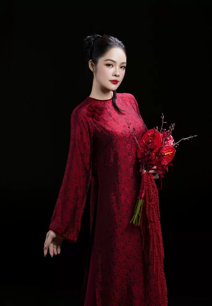 Diễn viên Dương Cẩm Lynh đẹp nền nã trong tà áo dài Diễn viên Dương Cẩm Lynh đẹp nền nã trong tà áo dài