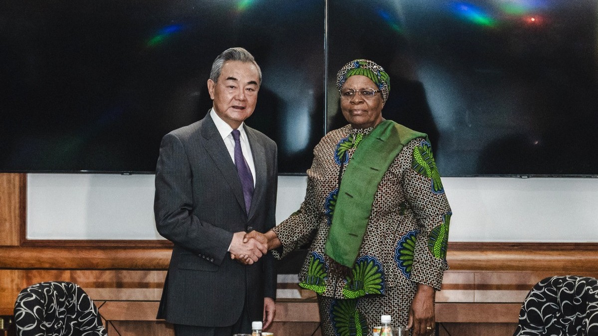 Ngoại trưởng Trung Quốc công du điểm đến truyền thống, khẳng định tấm lòng thành 'không dao động'