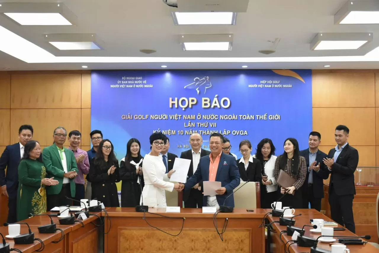 Gần 100 golf thủ tham gia Giải Golf người Việt Nam ở nước ngoài lần thứ VII Gần 100 golf thủ tham gia Giải Golf người Việt Nam ở nước ngoài lần thứ VII