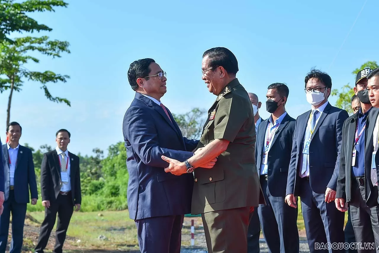 Ngày 20/6, tại lối mở Lộc Tấn, huyện Lộc Ninh, tỉnh Bình Phước, (Việt Nam) và tỉnh Tbong Khmum (Campuchia), Thủ tướng Chính phủ Việt Nam Phạm Minh Chính đã tham dự Lễ kỷ niệm 45 năm ‘Con đường tiến tới đánh đổ chế độ diệt chủng Pol Pot’ (20/6/1977-20/6/2022) của Thủ tướng Campuchia Samdech Techo Hun Sen. Ngày 20/6, tại lối mở Lộc Tấn, huyện Lộc Ninh, tỉnh Bình Phước, (Việt Nam) và tỉnh Tbong Khmum (Campuchia), Thủ tướng Chính phủ Việt Nam Phạm Minh Chính đã tham dự Lễ kỷ niệm 45 năm ‘Con đường tiến tới đánh đổ chế độ diệt chủng Pol Pot’ (20/6/1977-20/6/2022) của Thủ tướng Campuchia Samdech Techo Hun Sen.