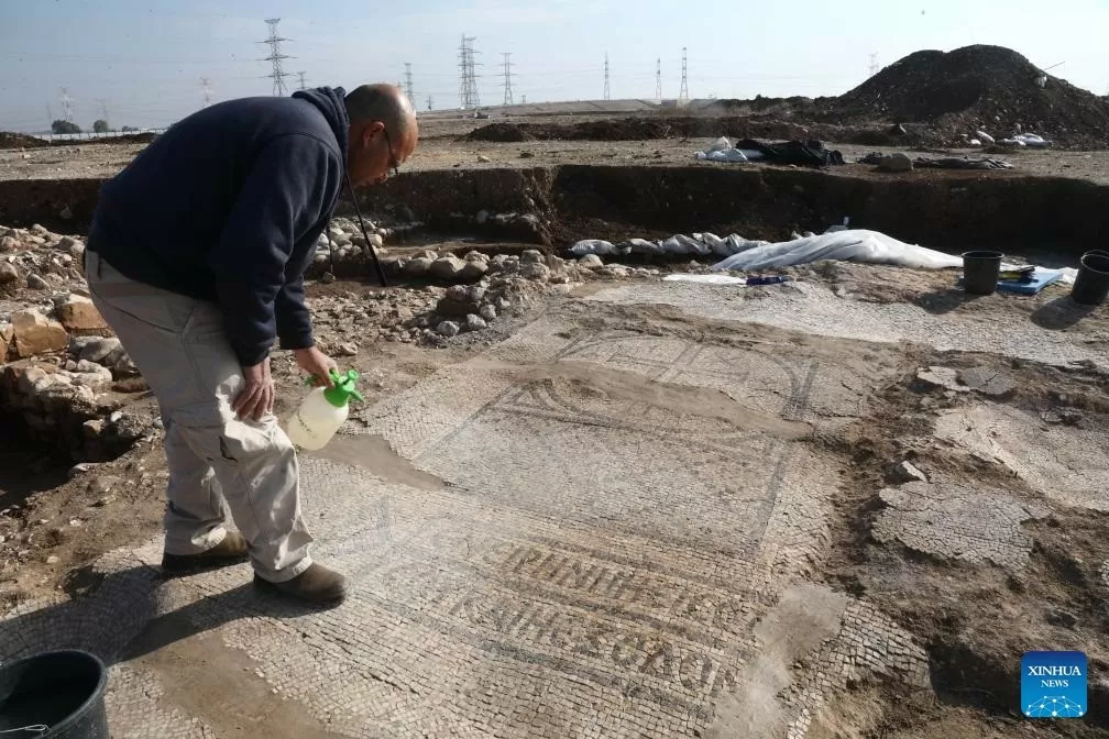 Israel phát hiện tu viện 1.500 năm với sàn phủ đầy màu sắc Israel phát hiện tu viện 1.500 năm với sàn phủ đầy màu sắc