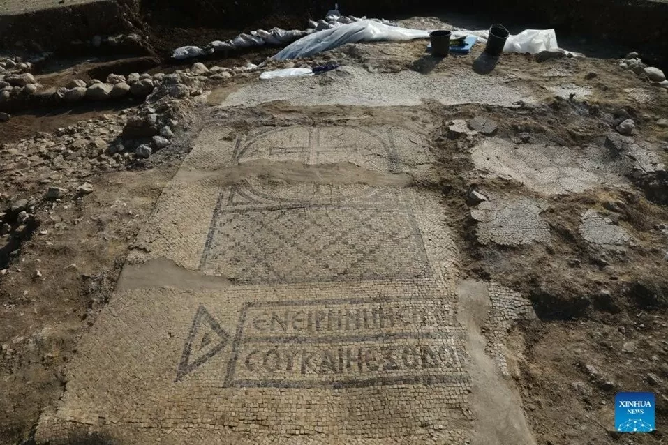 Israel phát hiện tu viện 1.500 năm với sàn phủ đầy màu sắc Israel phát hiện tu viện 1.500 năm với sàn phủ đầy màu sắc