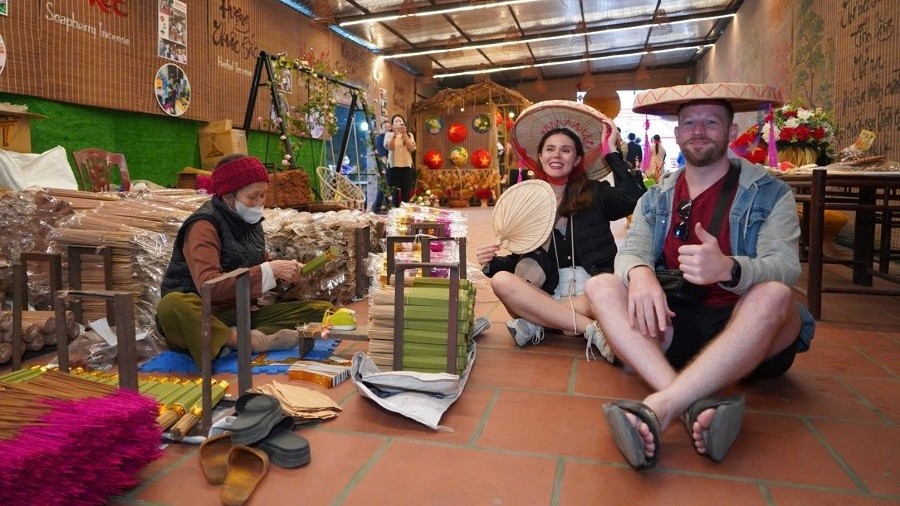 Miễn thị thực cho công dân 3 nước vào Việt Nam du lịch từ ngày 1/3