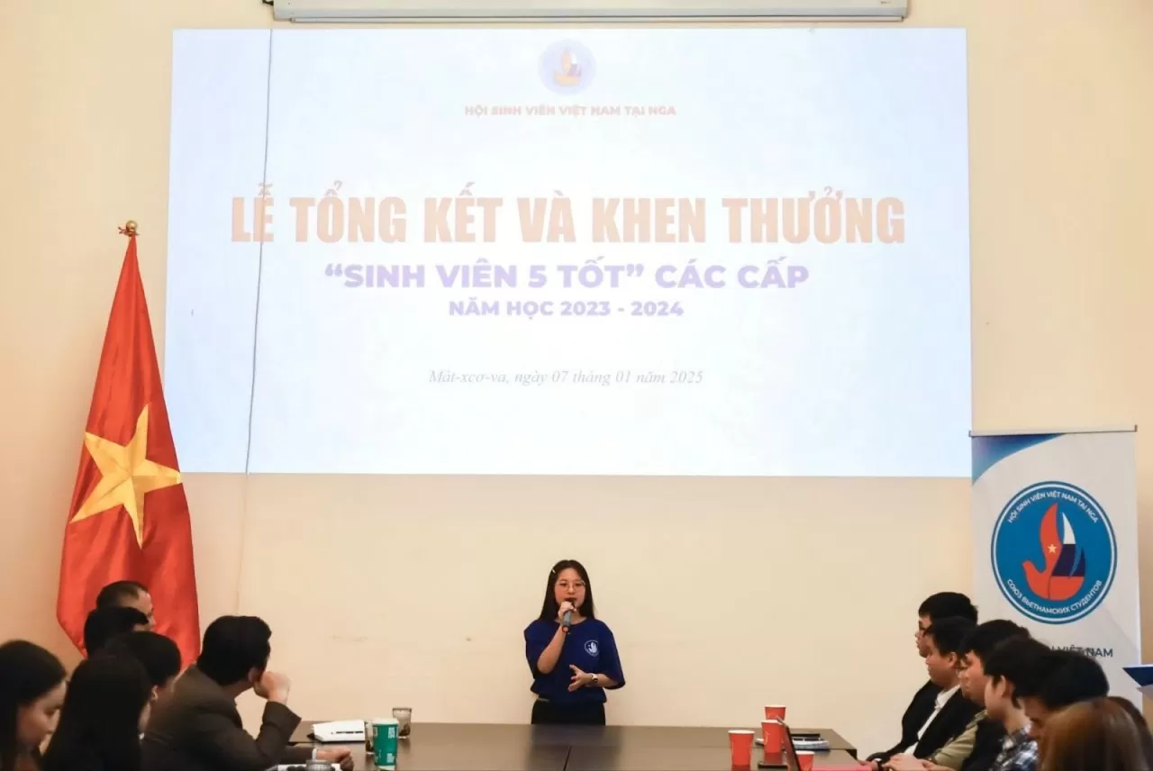 Tuyên dương sinh viên Việt Nam đạt danh hiệu 'Sinh viên 5 tốt' năm 2024 tại Nga Tuyên dương sinh viên Việt Nam đạt danh hiệu 'Sinh viên 5 tốt' năm 2024 tại Nga