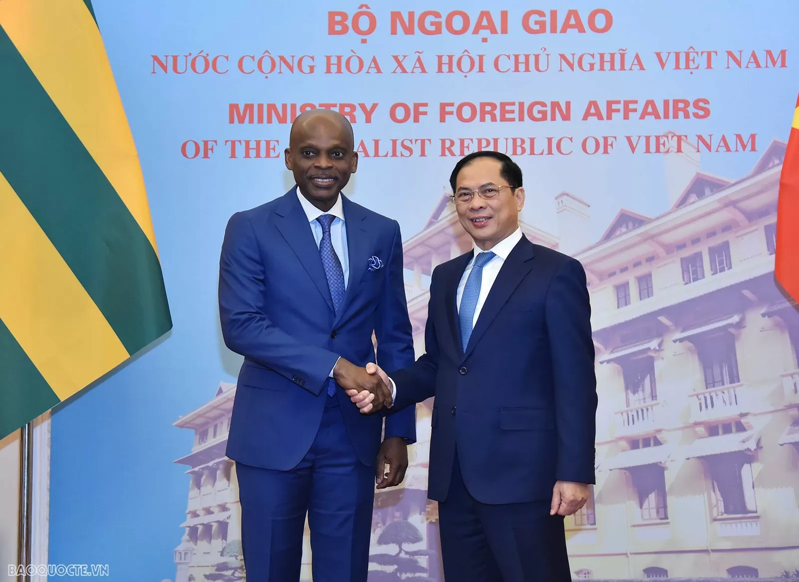 Bộ trưởng Ngoại giao Togo Robert Dussey bày tỏ vui mừng đến thăm chính thức Việt Nam, cảm ơn Phó Thủ tướng, Bộ trưởng Ngoại giao Bùi Thanh Sơn đã dành thời gian tiếp và có sự đón tiếp trọng thị, chu đáo. Bộ trưởng Ngoại giao Togo Robert Dussey bày tỏ vui mừng đến thăm chính thức Việt Nam, cảm ơn Phó Thủ tướng, Bộ trưởng Ngoại giao Bùi Thanh Sơn đã dành thời gian tiếp và có sự đón tiếp trọng thị, chu đáo.