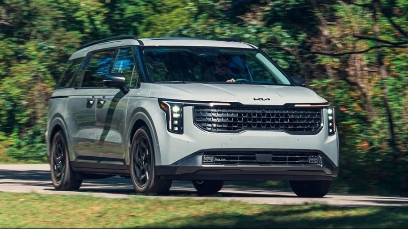 Hé lộ hàng loạt trang bị mới trên Kia Carnival hybrid tại Việt Nam