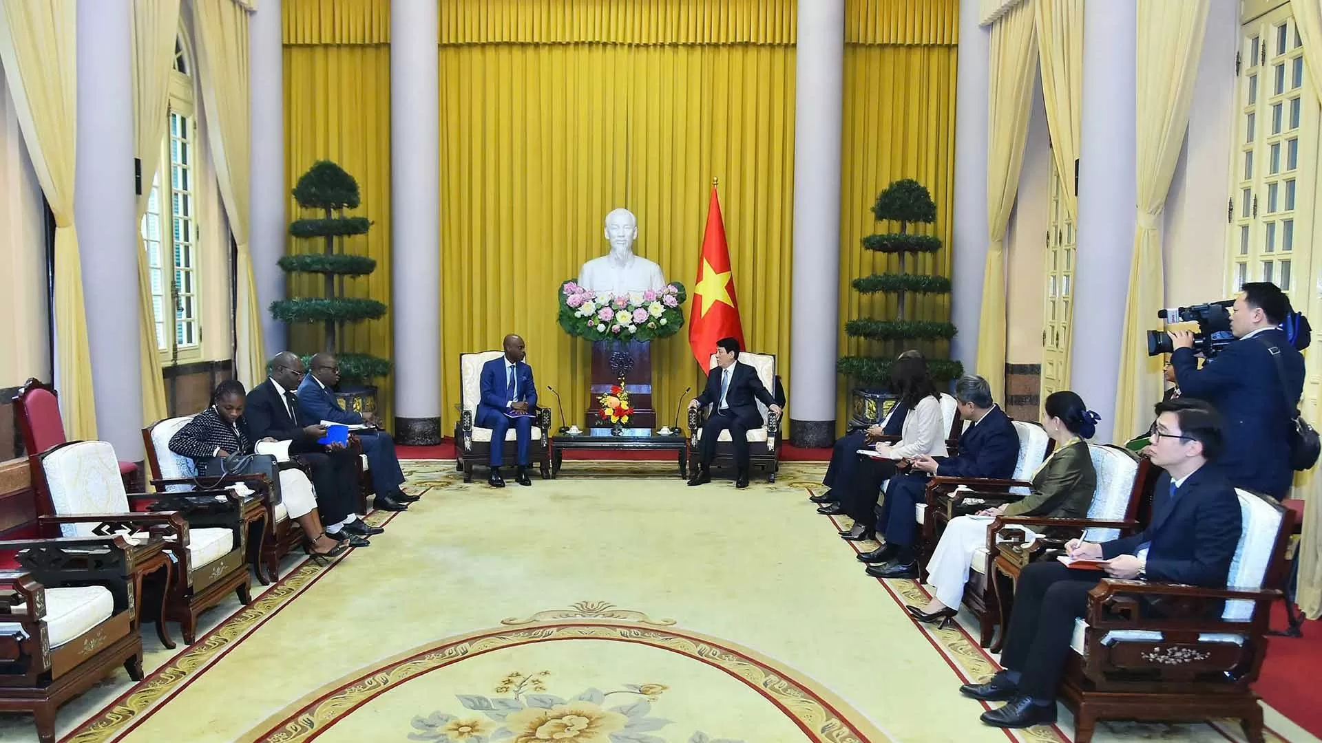 Thúc đẩy hơn nữa quan hệ hữu nghị và hợp tác nhiều mặt giữa Việt Nam và Togo Thúc đẩy hơn nữa quan hệ hữu nghị và hợp tác nhiều mặt giữa Việt Nam và Togo