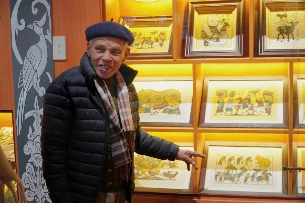 Những nghệ nhân nỗ lực đưa tranh Đông Hồ 'xuất ngoại' Những nghệ nhân nỗ lực đưa tranh Đông Hồ 'xuất ngoại'