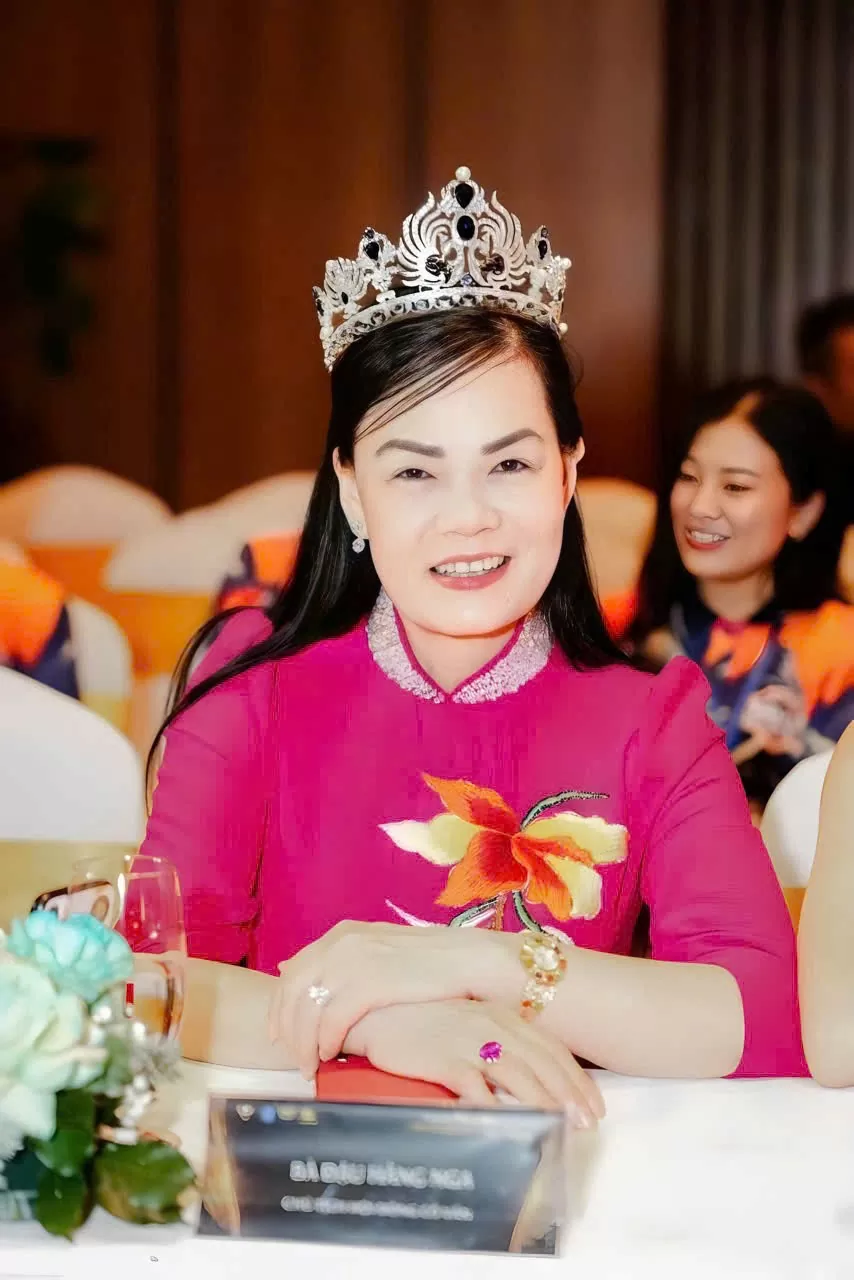 Chủ tịch Hội đồng cố vấn cuộc thi Hoa hậu Văn hóa du lịch Việt Nam 2024, Hoa hậu nhân áiĐậu Hằng Nga Chủ tịch Hội đồng cố vấn cuộc thi Hoa hậu Văn hóa du lịch Việt Nam 2024, Hoa hậu nhân áiĐậu Hằng Nga