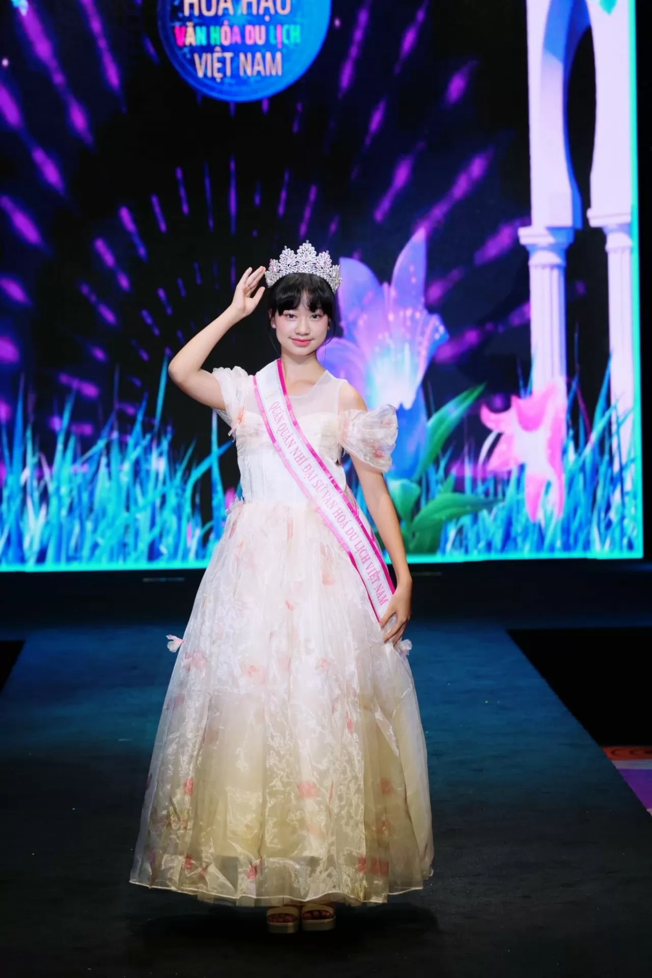 Đỗ Lê Hải Băng đăng quang cuộc thi Tìm kiếm Đại sứ Văn hóa du lịch nhí. (Ảnh: Lê Hạnh) Đỗ Lê Hải Băng đăng quang cuộc thi Tìm kiếm Đại sứ Văn hóa du lịch nhí. (Ảnh: Lê Hạnh)