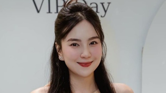 Lan Phương đọ sắc cùng Bảo Thanh; NSƯT Quách Thu Phương khoe dáng mảnh mai