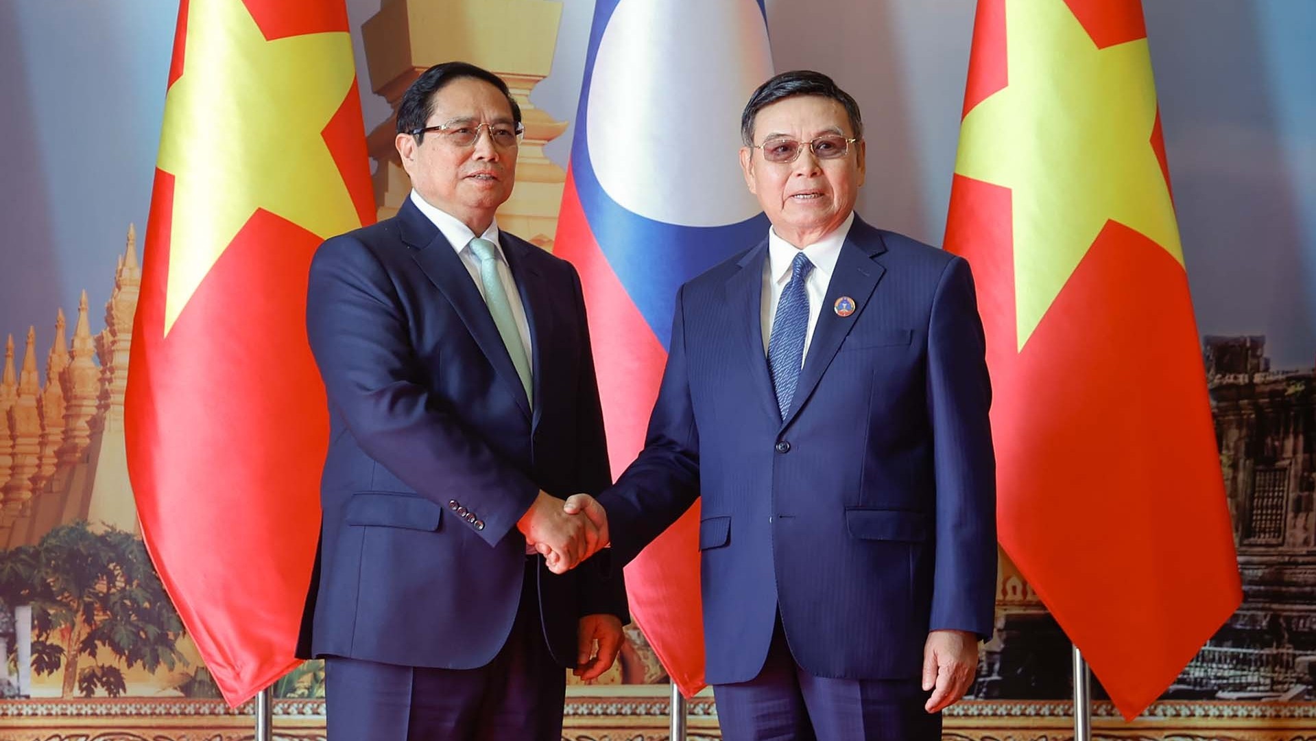 Thủ tướng Phạm Minh Chính hội kiến Chủ tịch Quốc hội Lào