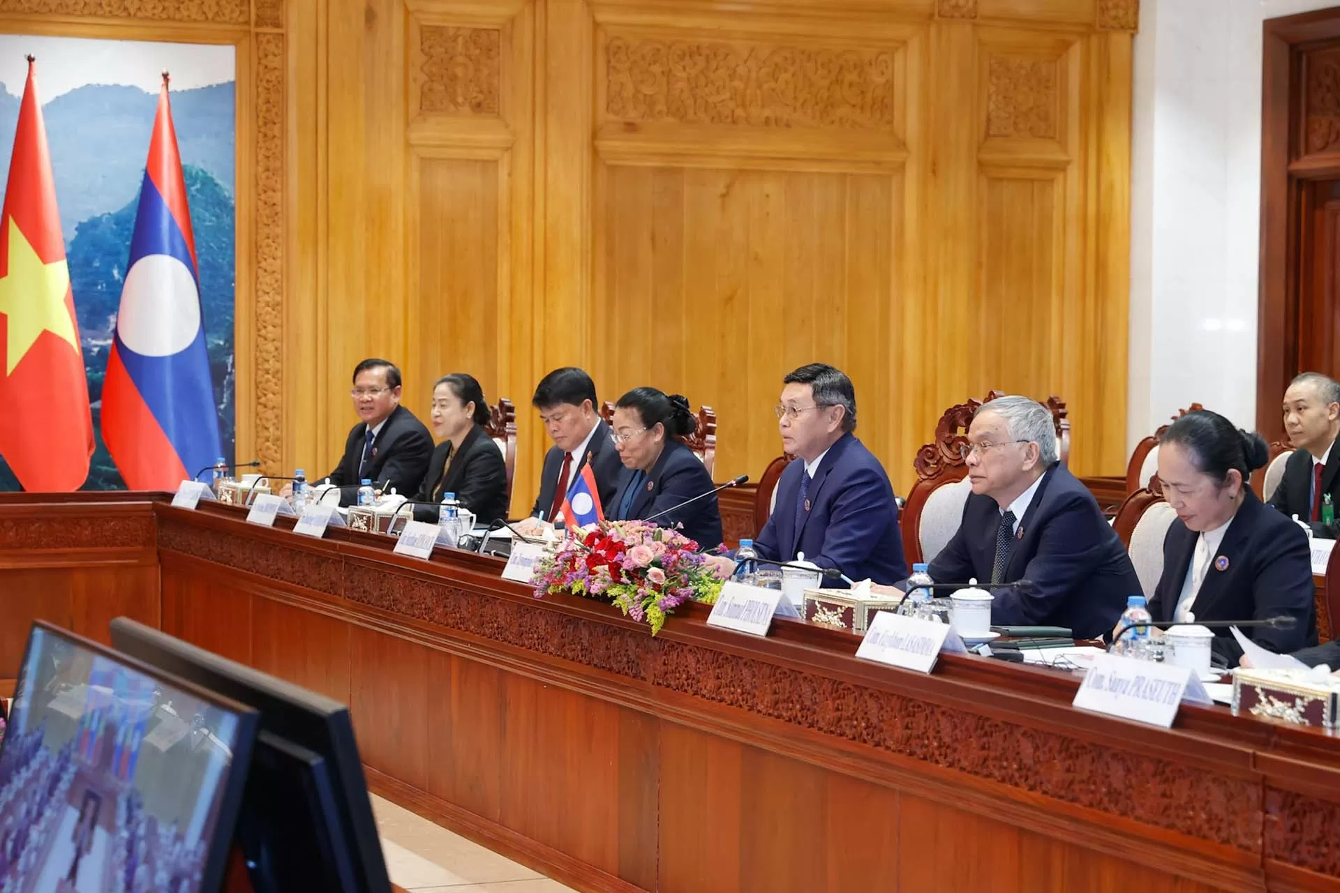 Thủ tướng Phạm Minh Chính hội kiến Chủ tịch Quốc hội Lào Thủ tướng Phạm Minh Chính hội kiến Chủ tịch Quốc hội Lào