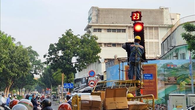 Tp. Hồ Chí Minh lắp thêm đèn tín hiệu rẽ phải để giảm ùn tắc tại các nút giao