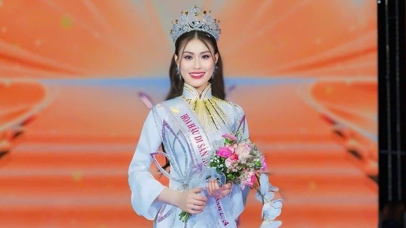 Vượt qua nhiều đối thủ 'nặng kí', Hoàng Châu Anh trở thành Hoa hậu Di sản Áo dài Việt Nam 2024