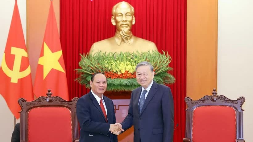 Tổng Bí thư tiếp Phó Thủ tướng, Bộ trưởng Công an Lào Vilay Lakhamphong