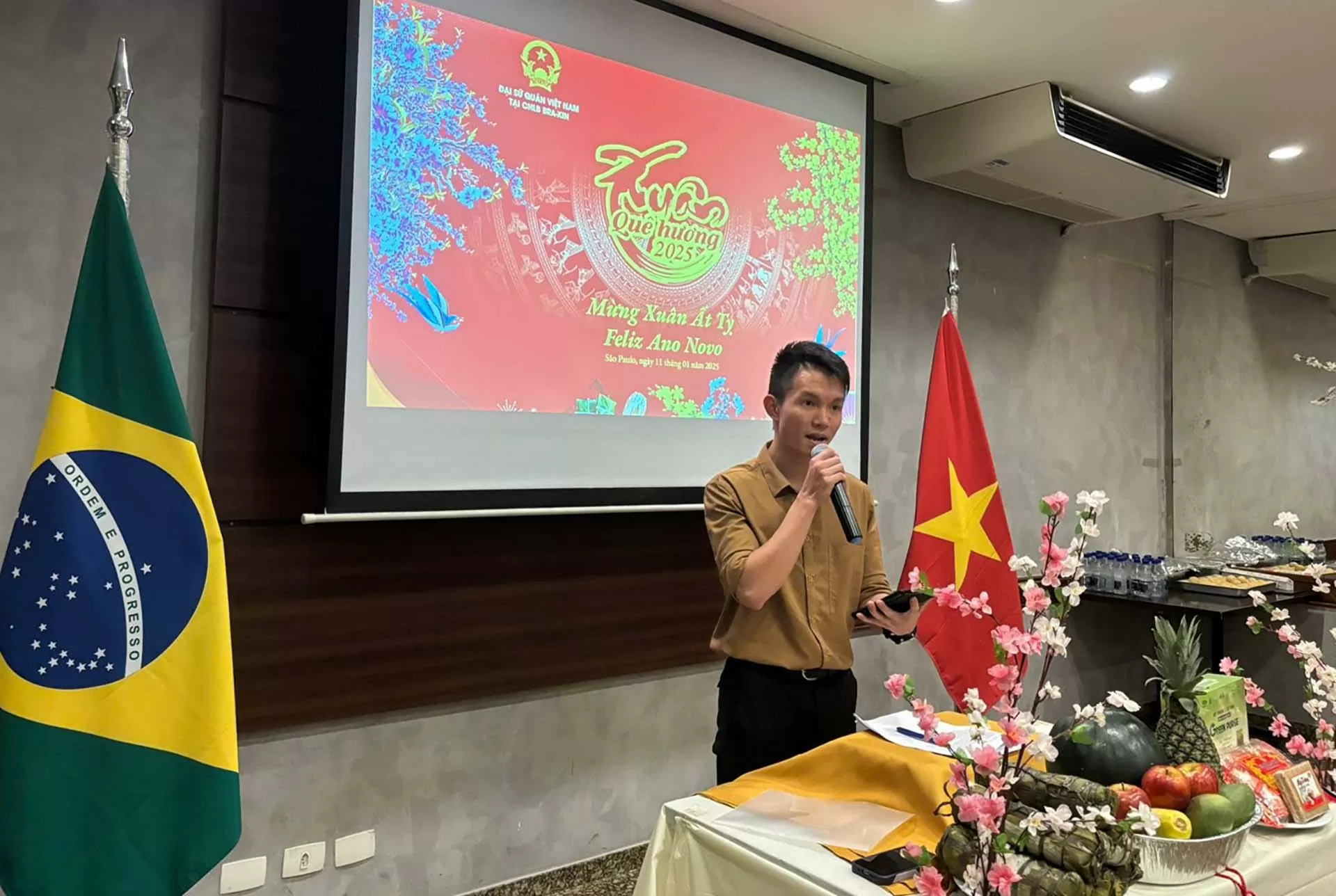 Đầm ấm chương trình Xuân Quê hương 2025 tại thành phố São Paulo, Brazil Đầm ấm chương trình Xuân Quê hương 2025 tại thành phố São Paulo, Brazil