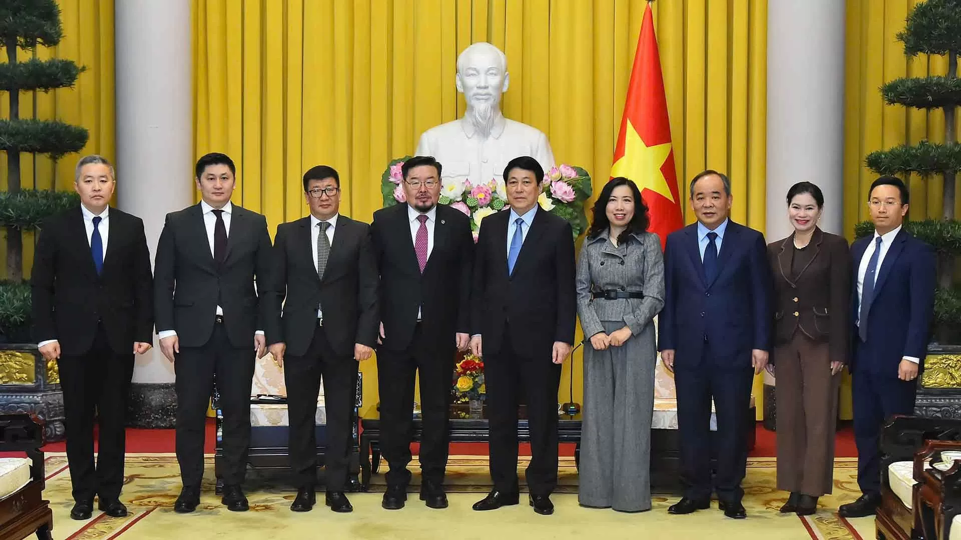 Chủ tịch nước Lương Cường tiếp Chánh Văn phòng Tổng thống Mông Cổ