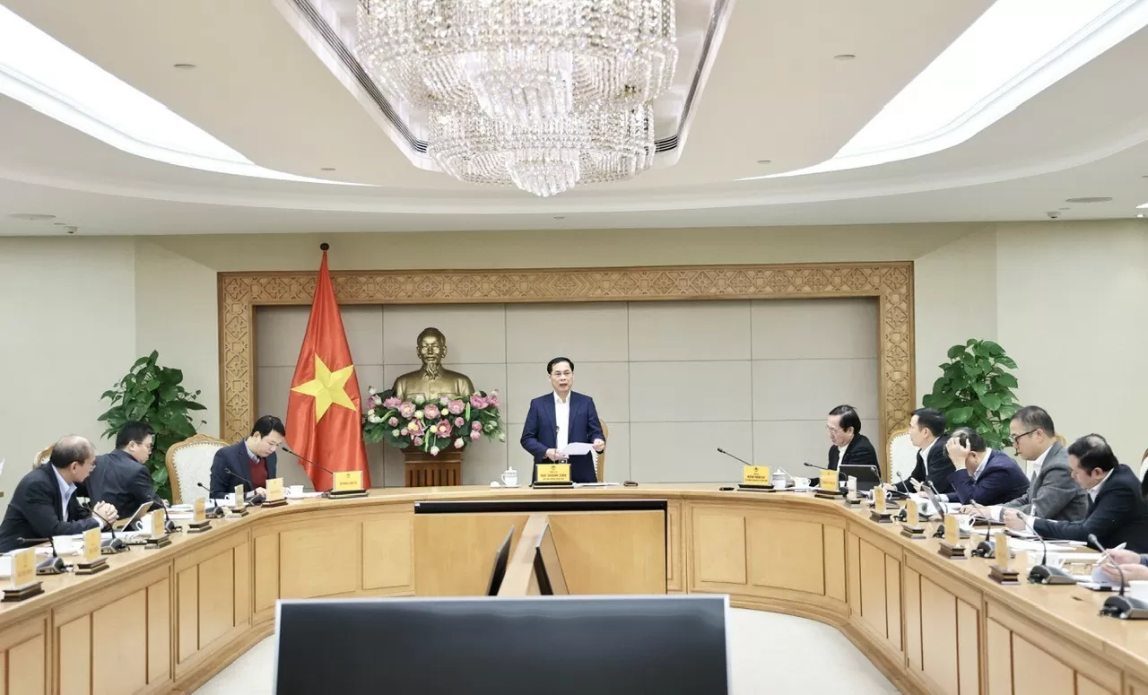 Phó Thủ tướng Chính phủ, Bộ trưởng Bộ Ngoại giao Bùi Thanh Sơn, Trưởng Ban chỉ đạo xây dựng dự án Luật Khoa học và Công nghệ (sửa đổi) chủ trì cuộc họp lần thứ 2 Ban chỉ đạo - Ảnh: VGP/Tuấn Dũng Phó Thủ tướng Chính phủ, Bộ trưởng Bộ Ngoại giao Bùi Thanh Sơn, Trưởng Ban chỉ đạo xây dựng dự án Luật Khoa học và Công nghệ (sửa đổi) chủ trì cuộc họp lần thứ 2 Ban chỉ đạo - Ảnh: VGP/Tuấn Dũng