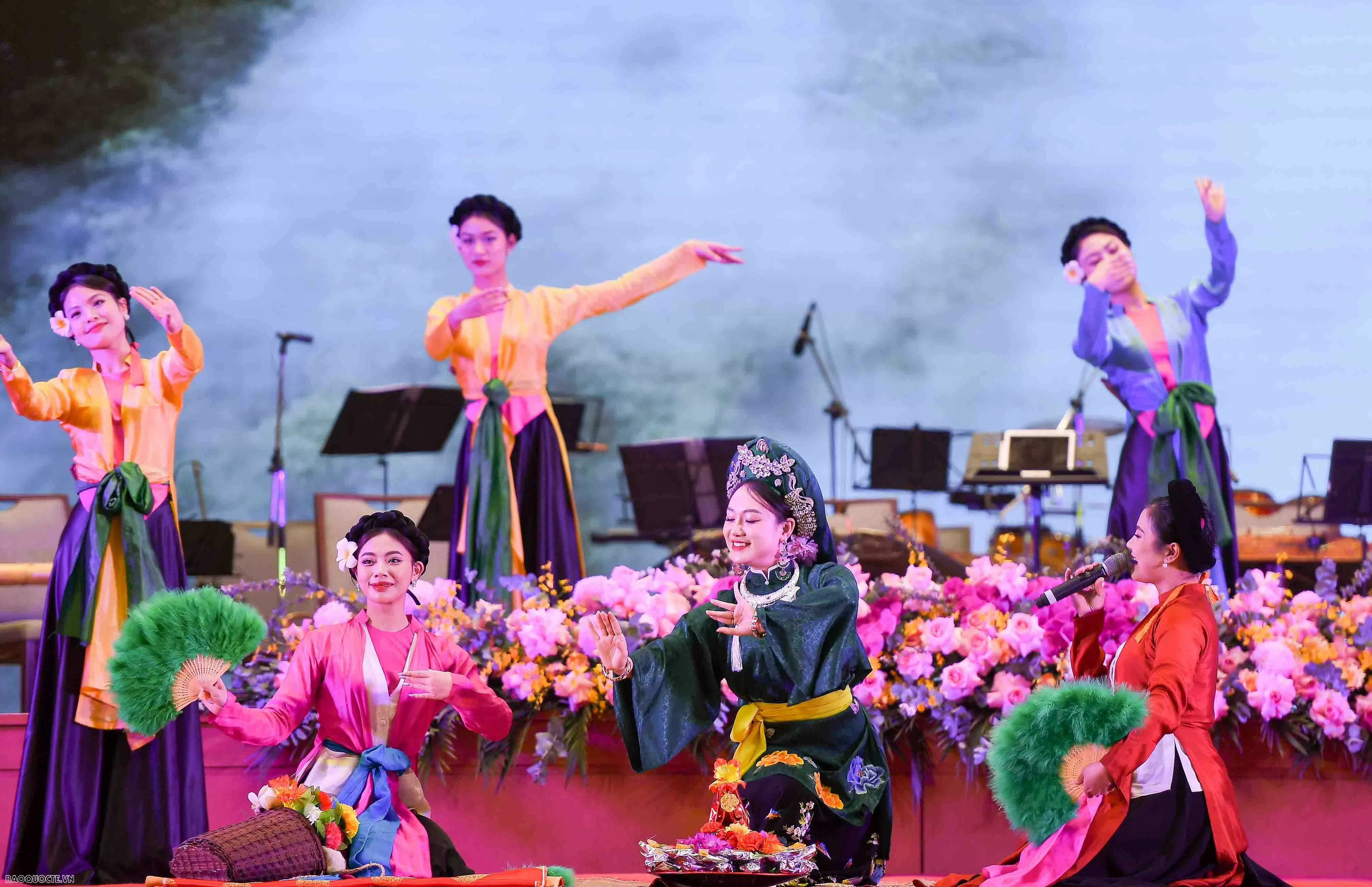 Thủ tướng Phạm Minh Chính và Phu nhân mời bạn bè quốc tế thưởng thức bánh chưng đầu năm mới Thủ tướng Phạm Minh Chính và Phu nhân mời bạn bè quốc tế thưởng thức bánh chưng nhân dịp Tết cổ truyền