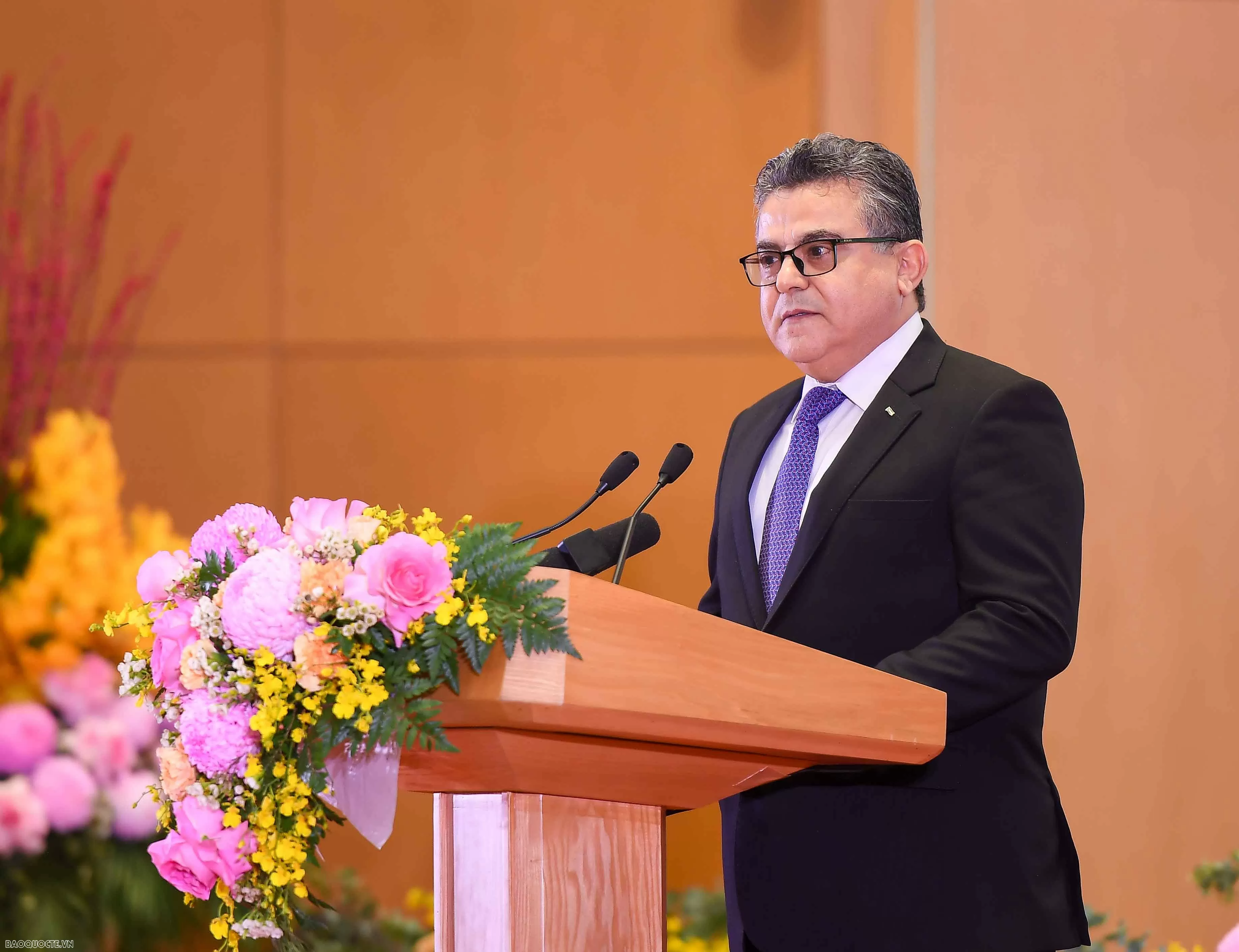 Thủ tướng Phạm Minh Chính và Phu nhân mời bạn bè quốc tế thưởng thức bánh chưng nhân dịp Tết cổ truyền