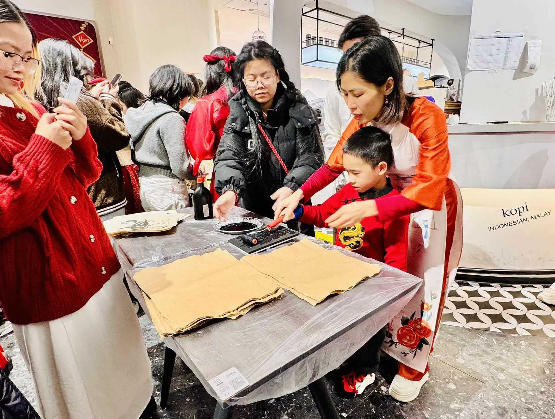 Tưng bừng Xuân Quê hương 2025 tại khu vực Hoa Đông, Trung Quốc Tưng bừng Xuân Quê hương 2025 tại khu vực Hoa Đông, Trung Quốc