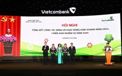 Năm 2024, Vietcombank lần đầu tổng tài sản vượt mốc 2 triệu tỷ đồng, bứt phá với dấu ấn xanh