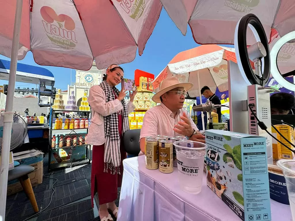 55,7% nhóm nhà bán hàng tăng trưởng doanh thu đang áp dụng mô hình đa kênh Bức tranh kinh doanh bán lẻ năm 2024: Bán hàng đa kênh 'lên ngôi'