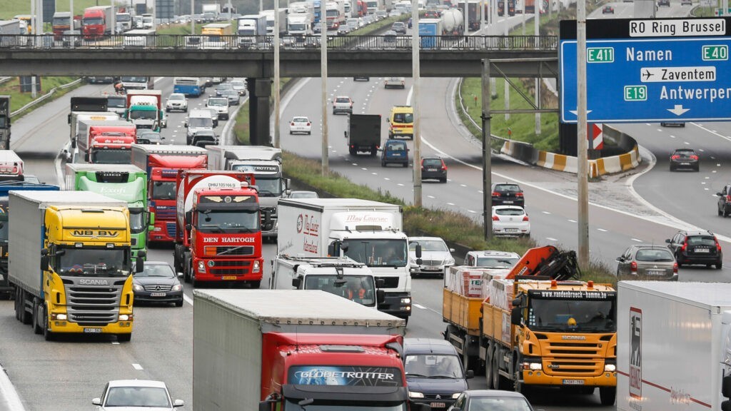 Người lao động Bỉ 'đánh rơi' 40 giờ mỗi năm vì tắc đường: Hệ lụy kinh tế khủng khiếp