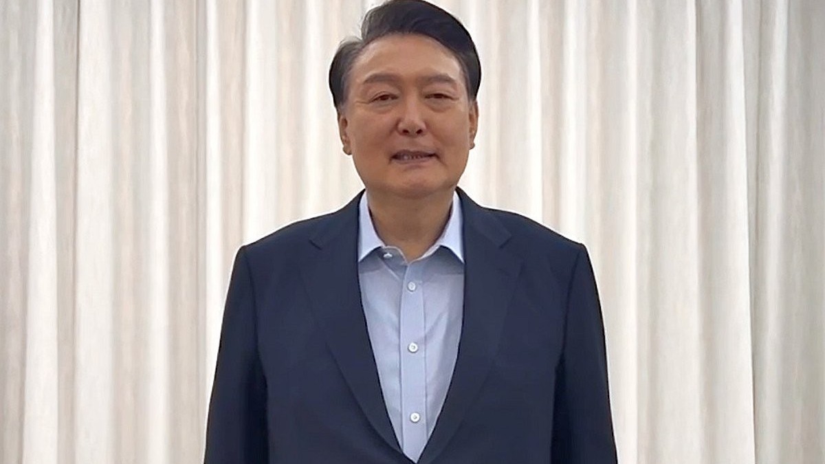 Chưa từng có trong lịch sử Hàn Quốc: Tổng thống Yoon Suk Yeol bị bắt, lời nói đầu tiên là gì?