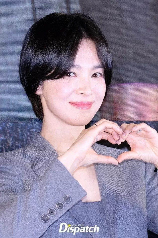 Diễn viên Song Hye Kyo dự sự kiện giới thiệu bộ phim Song Hye Kyo kiểu tóc mới dự giới thiệu phim 'bom tấn Black Nuns'