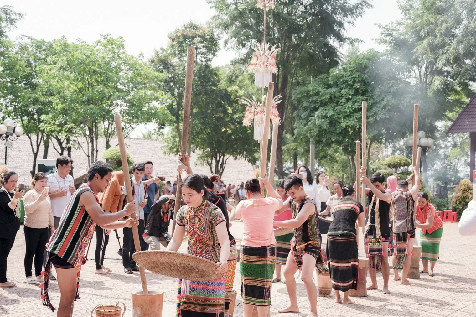 Đặc trưng văn hóa, con người Bình Phước và những định hướng phát triển Đặc trưng văn hóa, con người Bình Phước và những định hướng phát triển