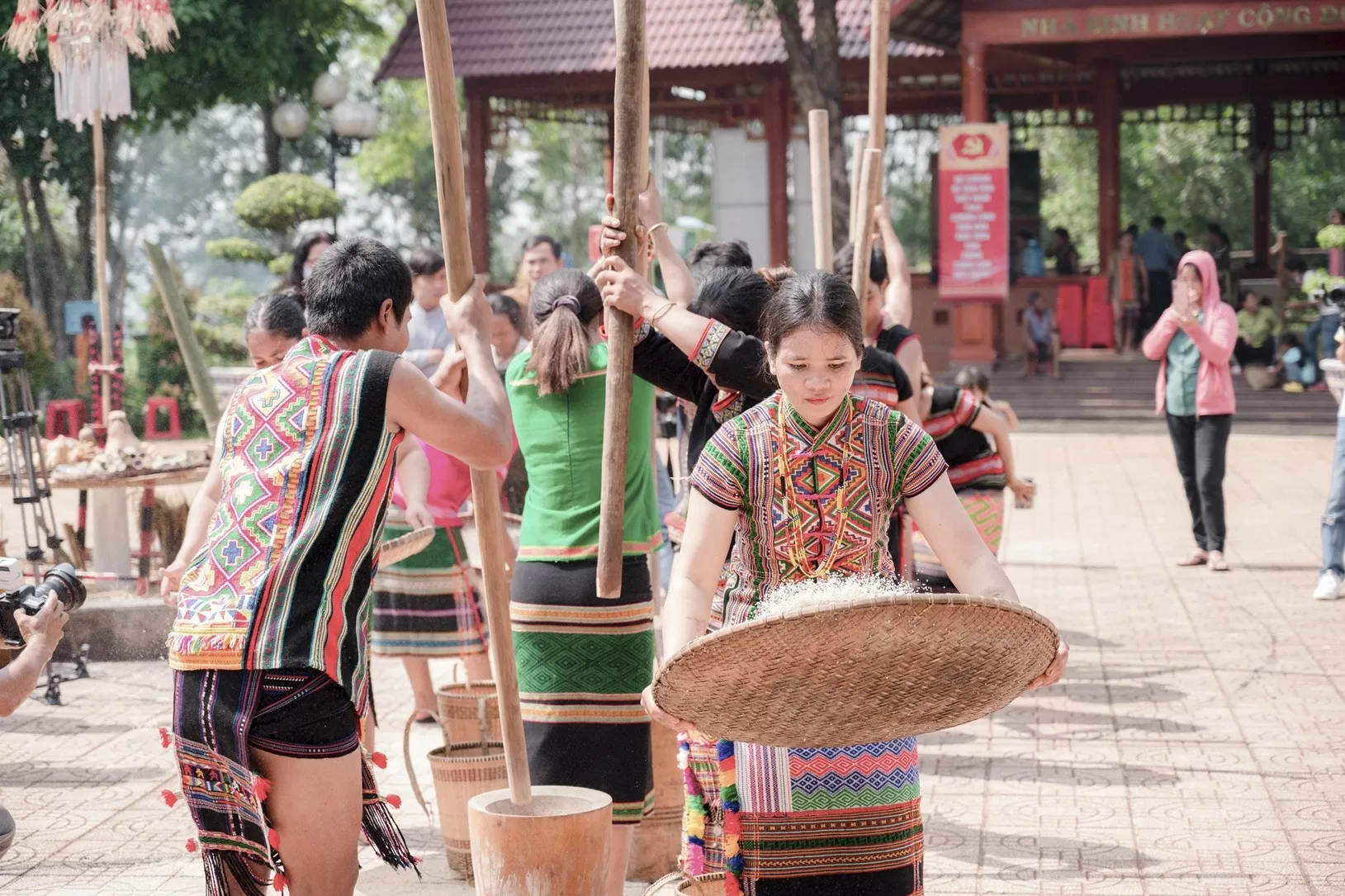 Đặc trưng văn hóa, con người Bình Phước và những định hướng phát triển Đặc trưng văn hóa, con người Bình Phước và những định hướng phát triển