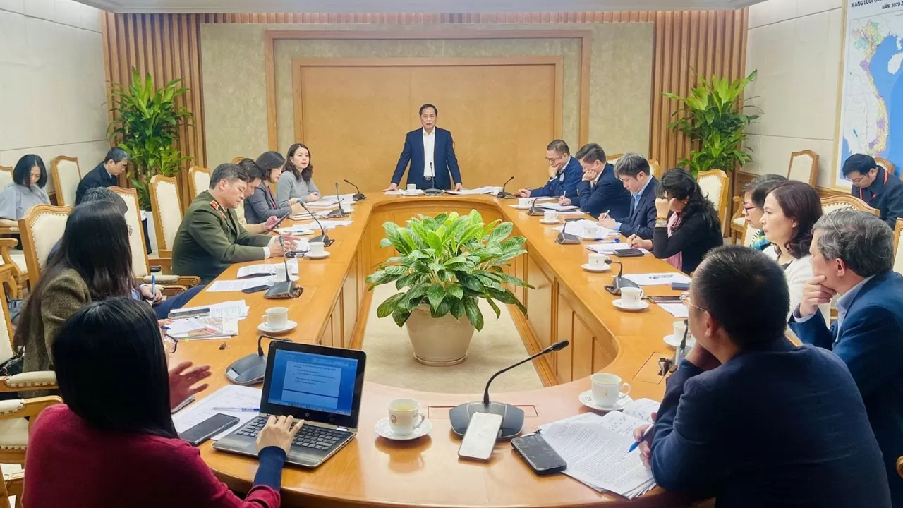 Phó Thủ tướng, Bộ trưởng Ngoại giao Bùi Thanh Sơn chủ trì cuộc họp rà soát công tác chuẩn bị Hội nghị thượng đỉnh Diễn đàn cấp cao Đối tác vì tăng trưởng xanh và mục tiêu toàn cầu 2030 (P4G) lần thứ 4. (Nguồn: VGP News) Phó Thủ tướng, Bộ trưởng Ngoại giao Bùi Thanh Sơn chủ trì cuộc họp rà soát công tác chuẩn bị Hội nghị thượng đỉnh Diễn đàn cấp cao Đối tác vì tăng trưởng xanh và mục tiêu toàn cầu 2030 (P4G) lần thứ 4. (Nguồn: VGP News)