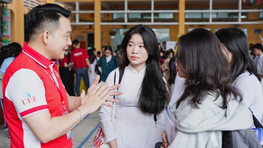 Một trường đại học bắt đầu xét học bổng tuyển sinh 2025