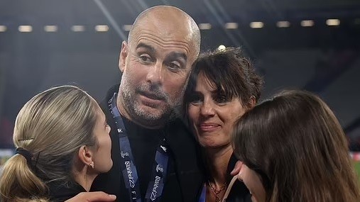Man City khiến HLV Pep Guardiola ly thân vợ?