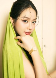 Hoa hậu Huỳnh Thị Thanh Thủy đẹp rạng ngời