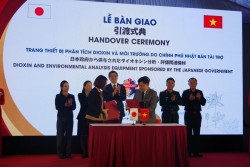 Binh chủng Hóa học tiếp nhận trang thiết bị phân tích dioxin và môi trường do chính phủ Nhật Bản tài trợ