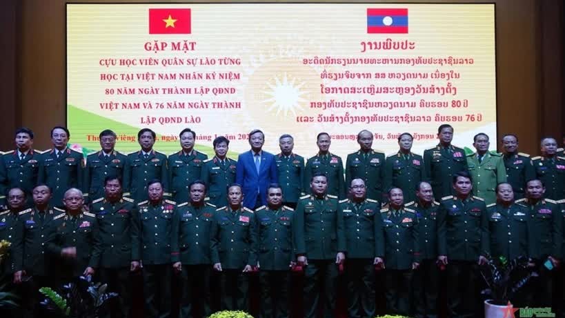 Gặp mặt cựu học viên quân sự Lào từng gắn bó với Việt Nam