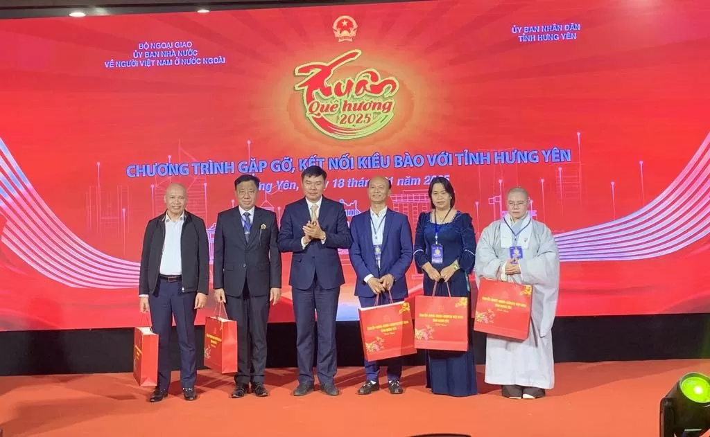 Hoạt động khai màn chương trình Xuân Quê hương 2025 Hoạt động khai màn Xuân Quê hương 2025 tại tỉnh Hưng Yên