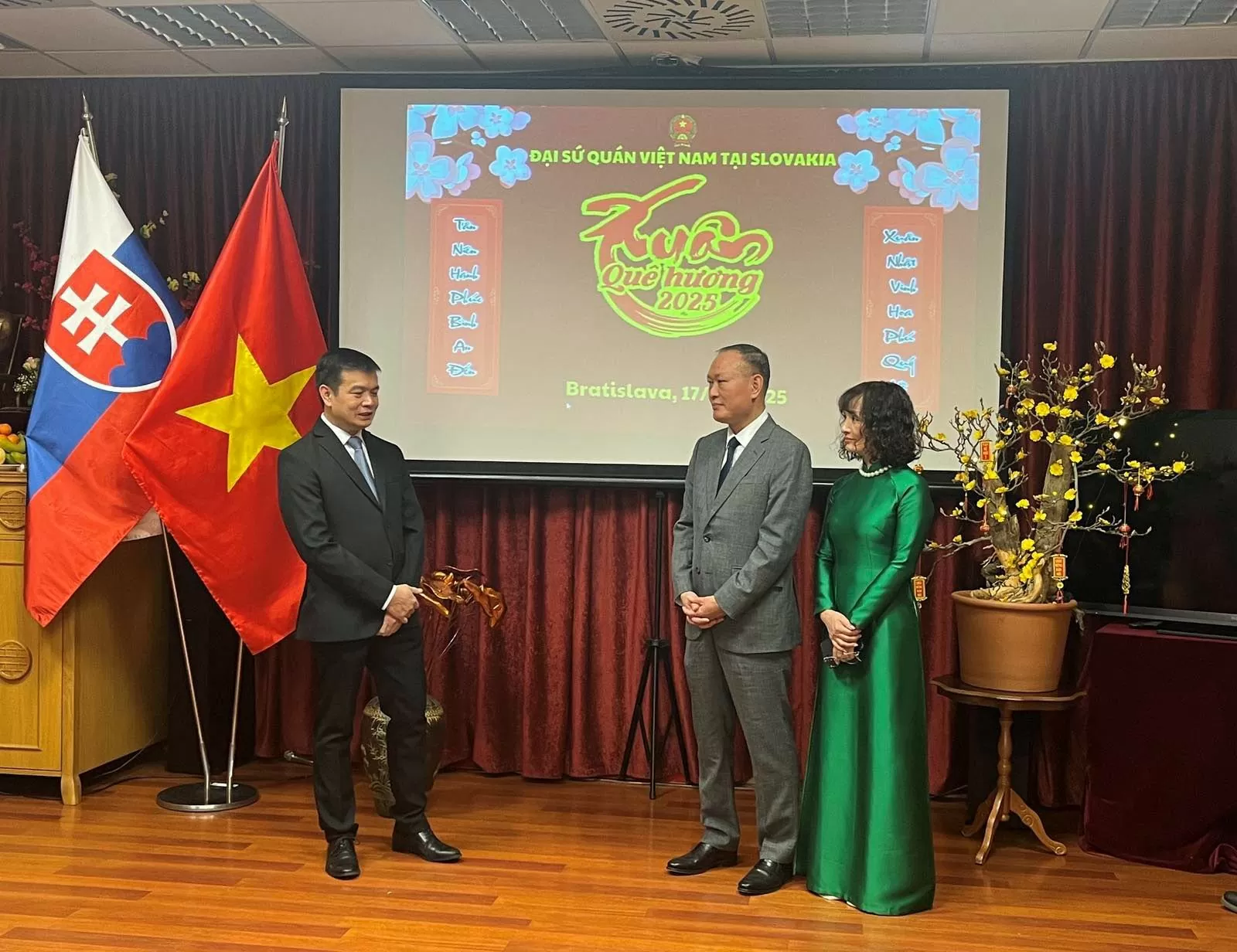 Xuân Quê hương đầm ấm tại Slovakia Xuân Quê hương đầm ấm tại Slovakia