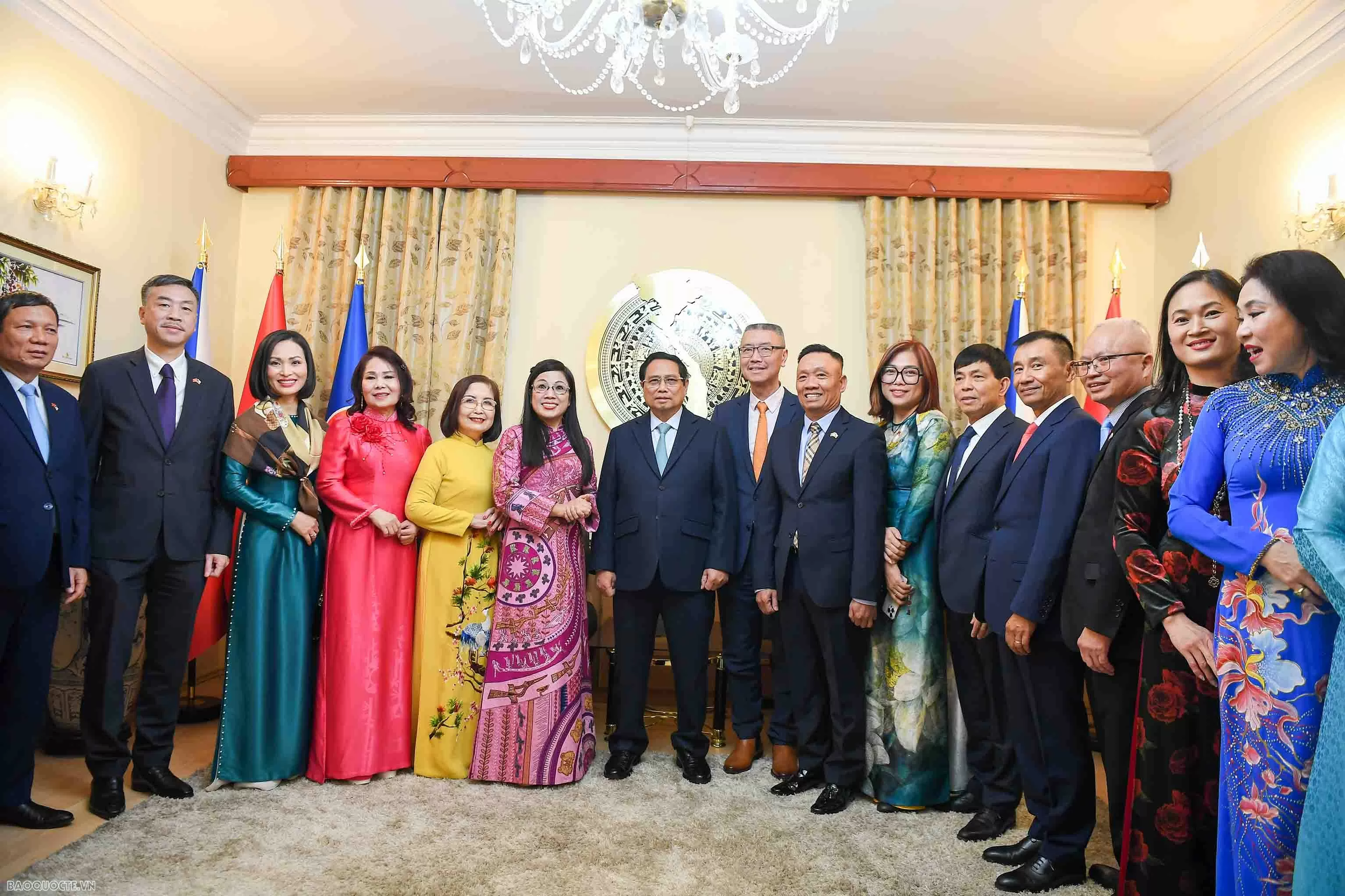 Thủ tướng Phạm Minh Chính và Phu nhân gặp gỡ bà con kiều bào Việt Nam tại Czech Thủ tướng Phạm Minh Chính và Phu nhân gặp gỡ bà con kiều bào Việt Nam tại Czech