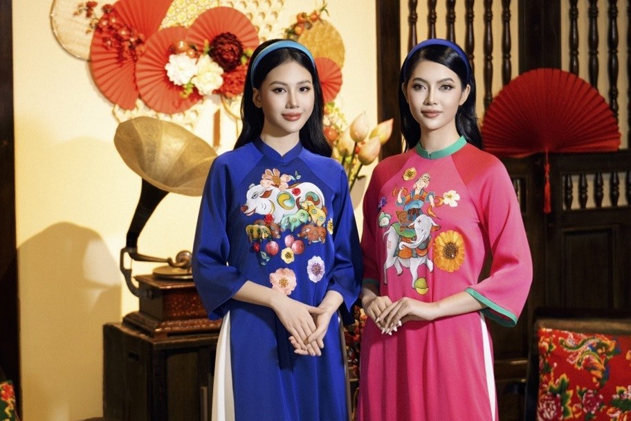 Hai Hoa hậu Việt gợi ý nhiều mẫu áo dài rực rỡ ngày Tết