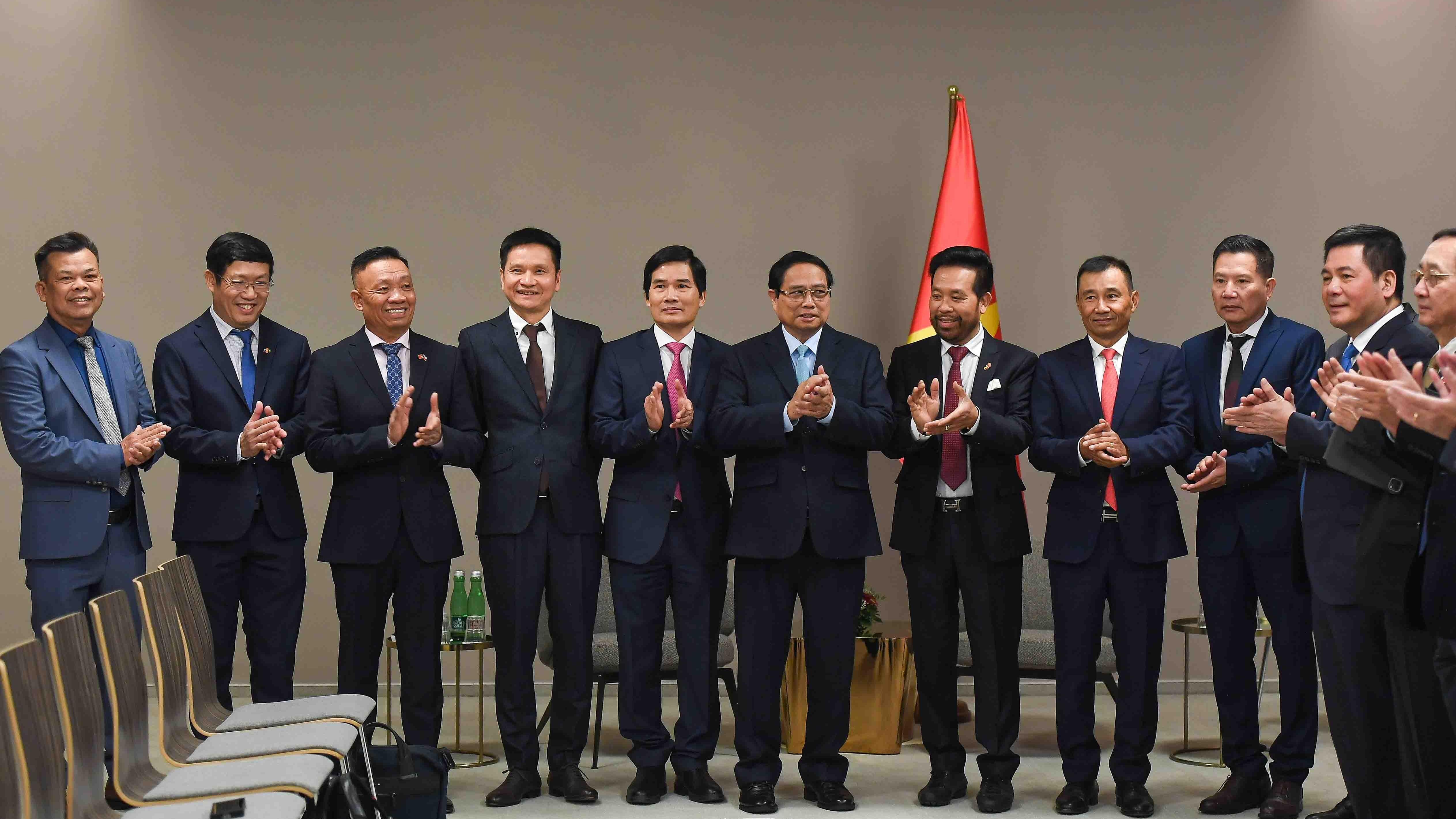 Thủ tướng Phạm Minh Chính tiếp doanh nghiệp tiêu biểu của người Việt tại Cộng hòa Czech và châu Âu