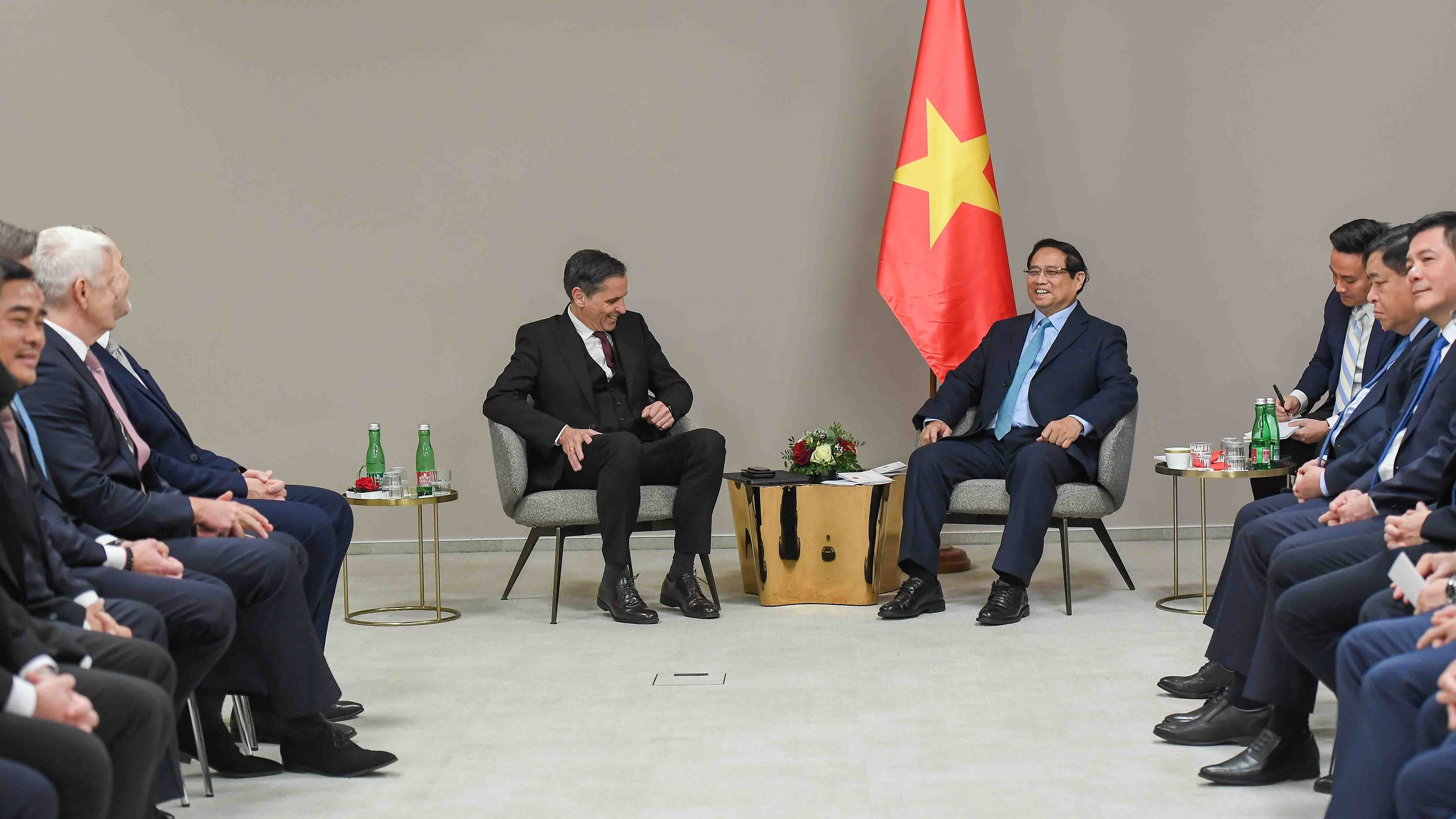 Hãng sản xuất ô tô lớn nhất Czech đánh giá Việt Nam có tiềm năng trở thành trung tâm sản xuất ô tô